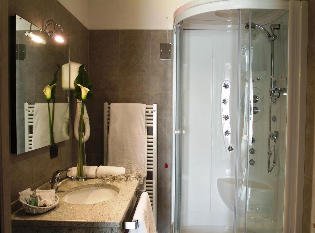 Hotel San Lorenzo Chiavenna Rom bilde